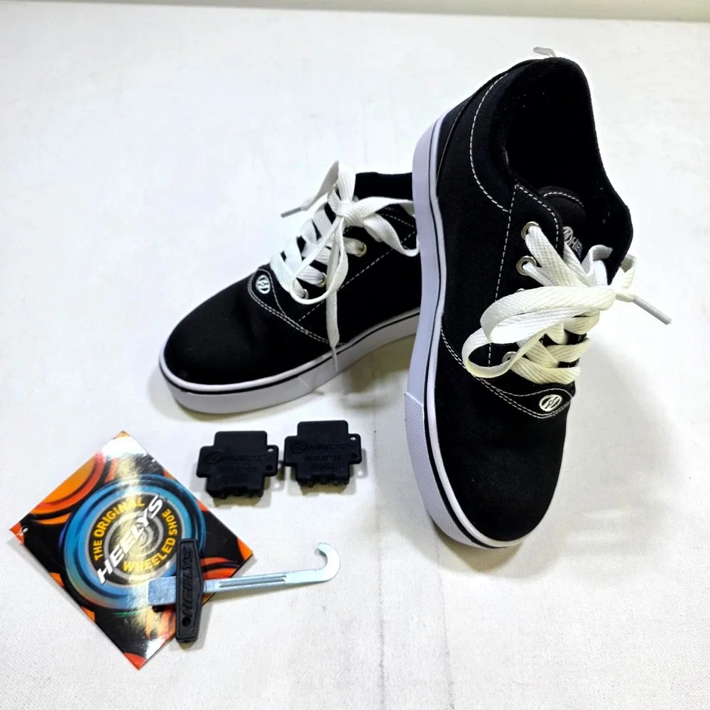 Heelys Pro 20 Wheeled Skate Shoes Youth 5 Black White HES10393H Sneakers Roller